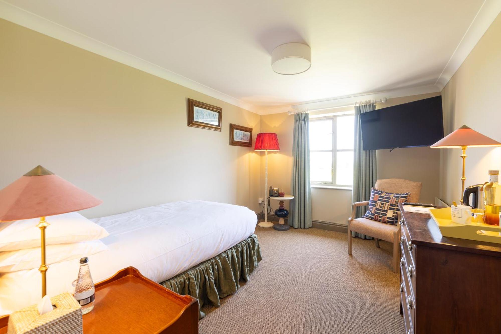 The Alfriston Hotel Екстериор снимка